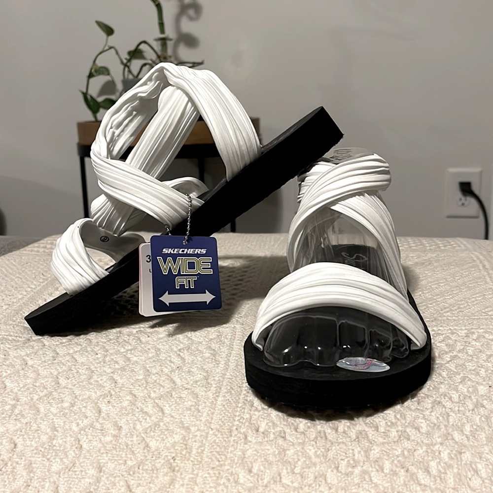 NWT SKECHERS with yoga foam